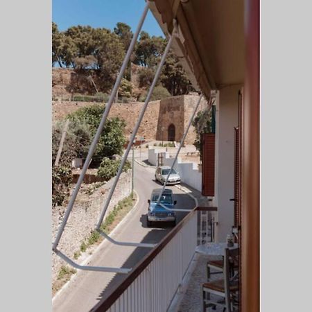 John'S House Under The Castle Of Kalamata Exterior photo